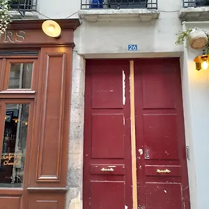 Appartement Cosy 2 Pièces Typiquement Parisien à Notre-dame, Paris