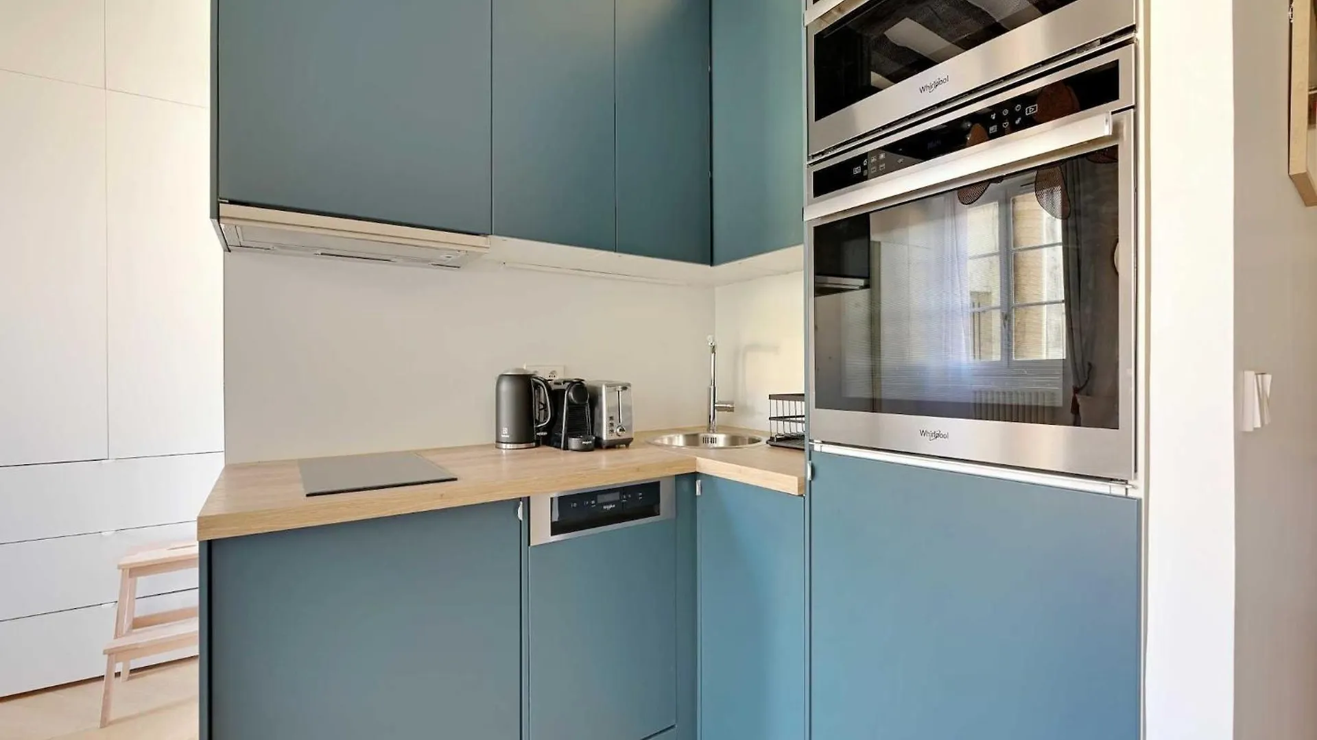 Holiday home Modern Getaway For Two - Marais Place Vosges Paris